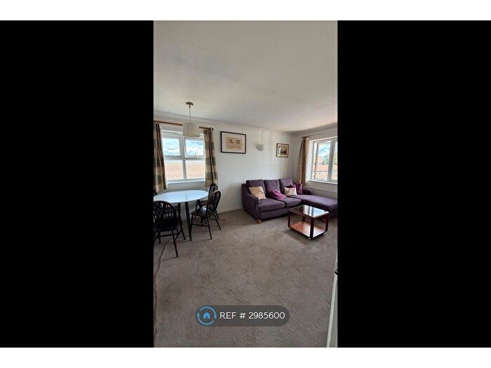 1 Bedroom Flat To Rent In Lansdown Close, Walton On Thames, KT12