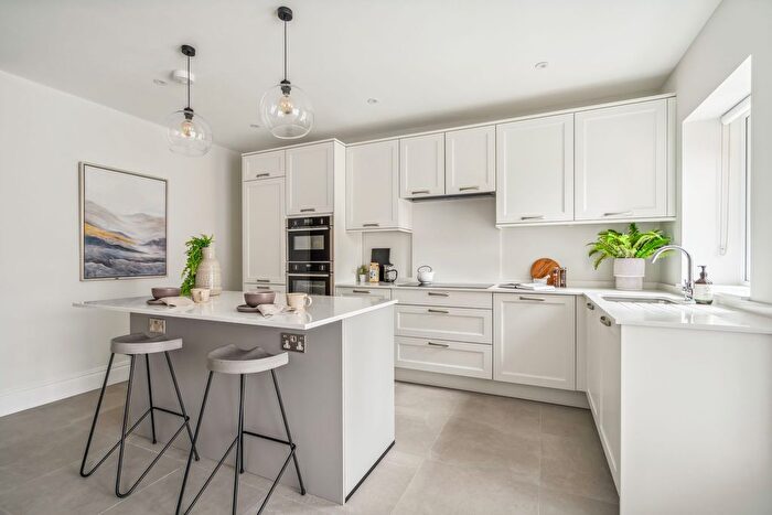 4 Bedroom Property For Sale In Mayflower Way, Beaconsfield, HP9