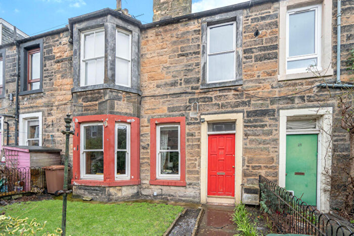 3 Bedroom Flat For Sale In Lindean Place, Edinburgh, EH6