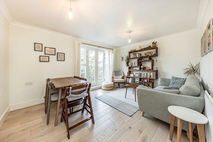 2 Bedroom Flat To Rent In Eastway, London, E9