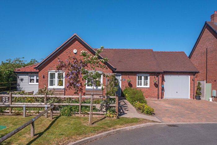 2 Bedroom Detached House For Sale In Winter Close, Loxley, CV35