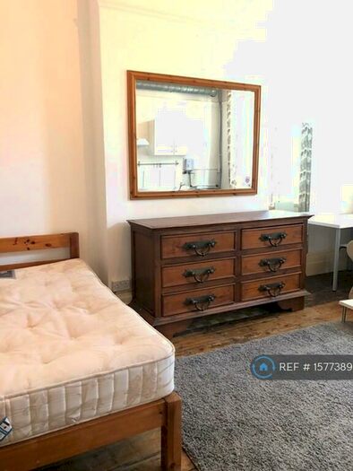 Studio To Rent In Lingfield Avenue, Kingston Upon Thames, KT1