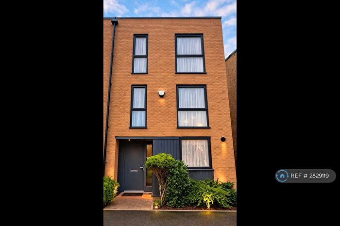 3 Bedroom End Of Terrace House To Rent In Ager Avenue, Dagenham, RM8