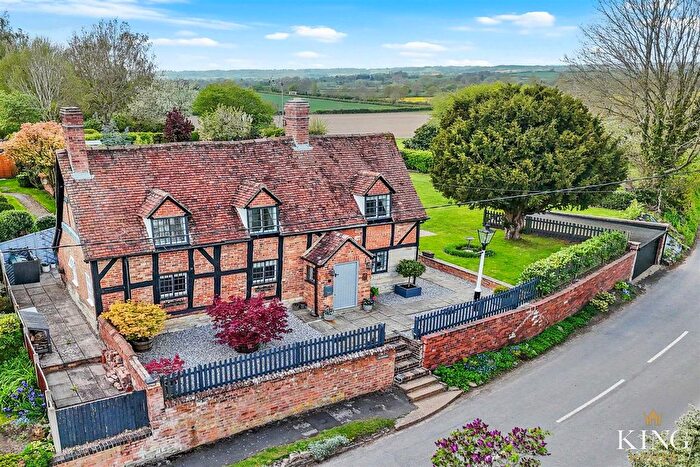 3 Bedroom Detached House For Sale In Haselor, Alcester, B49
