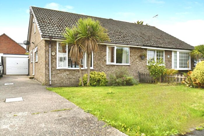 2 Bedroom Semi-Detached Bungalow For Sale In Ness Close, Preston, HU12