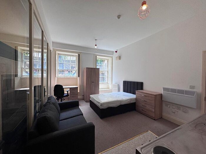 Studio To Rent In Berkeley Square, Bristol, BS8 - Photo 3