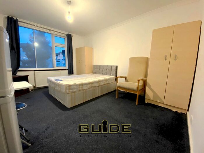 Studio To Rent In Kingsley Road, Hounslow TW3