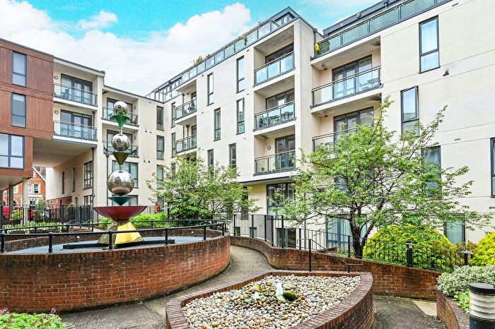 2 Bedroom Flat To Rent In Printing House Square, Guildford, GU1