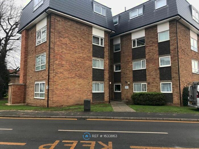 1 Bedroom Flat To Rent In Lampits, Hoddesdon, EN11