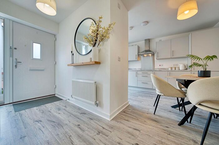3 Bedroom Semi-Detached House For Sale In Locheil Gate, Hamilton, ML3