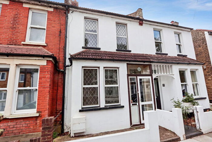 2 Bedroom End Of Terrace House For Sale In Heathfield Road, Bromley, BR1