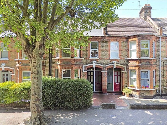 2 Bedroom Flat To Rent In Edward Road, London, E17