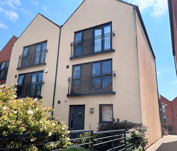 3 Bedroom Town House To Rent In Yr Hafan, Swansea, SA1
