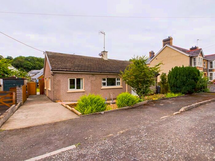 3 Bedroom Detached Bungalow For Sale In Vicarage Hill, Aberaeron, SA46