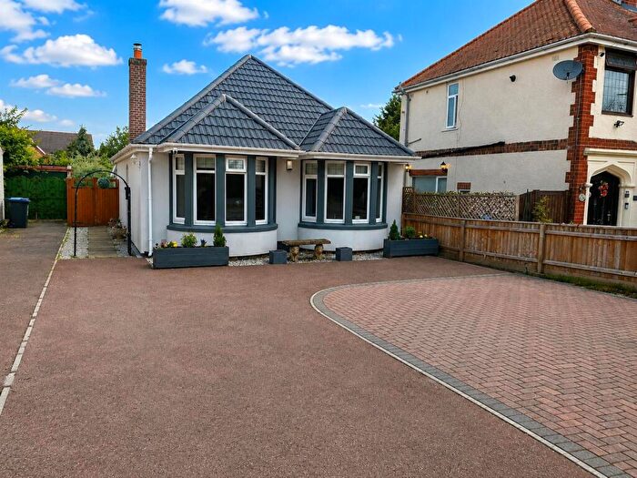 3 Bedroom Detached Bungalow For Sale In Nutts Lane, Hinckley, LE10