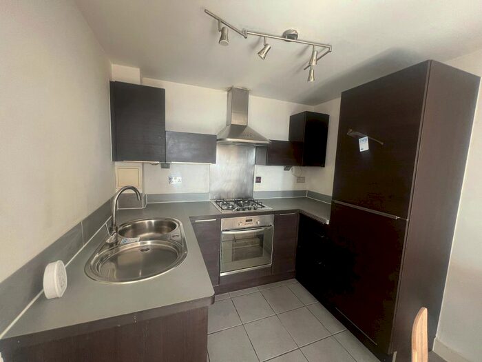 1 Bedroom Flat To Rent In Parham Drive, Ilford, IG2
