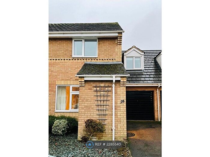 3 Bedroom Terraced House To Rent In Siddons Close, Oundle, Peterborough, PE8