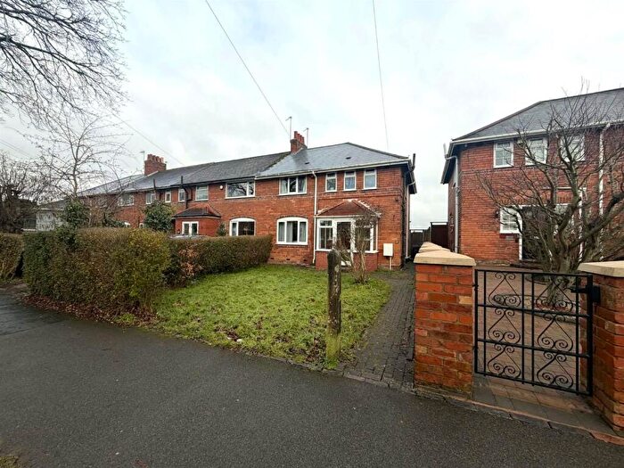 3 Bedroom Semi Detached House To Rent In Selly Oak Road, Bournville, Birmingham, B30