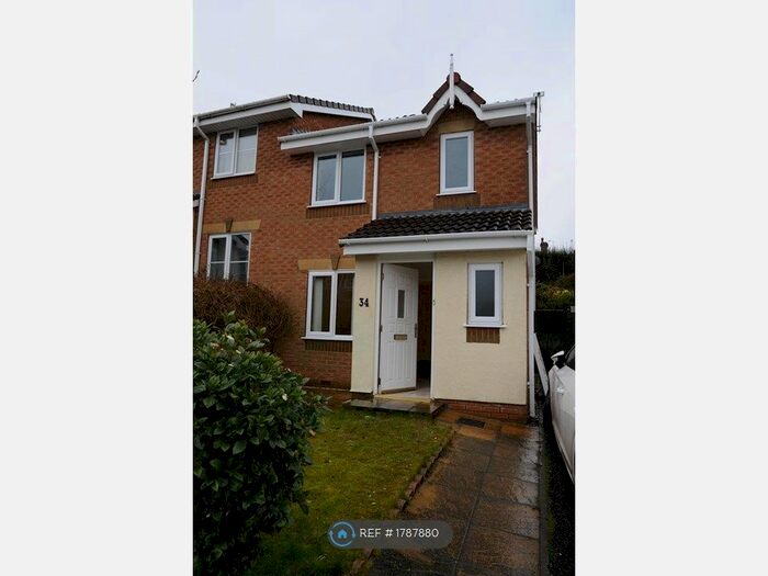3 Bedroom Semi-Detached House To Rent In Hurricane Grove, Stoke-On-Trent Staffordshire, ST6