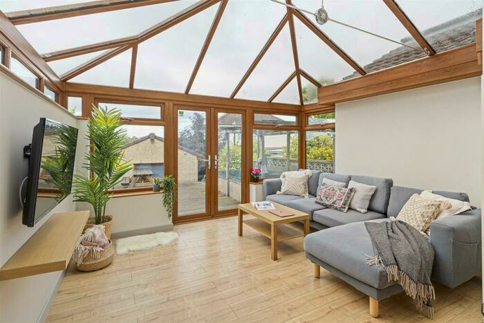 6 Bedroom House To Rent In Kenmore Drive, Bristol, BS7