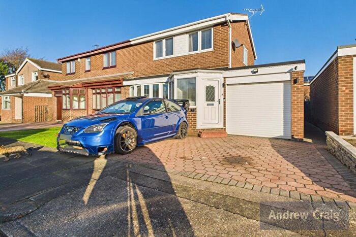 3 Bedroom Semi-Detached House For Sale In Midsomer Close, Sunderland, SR3