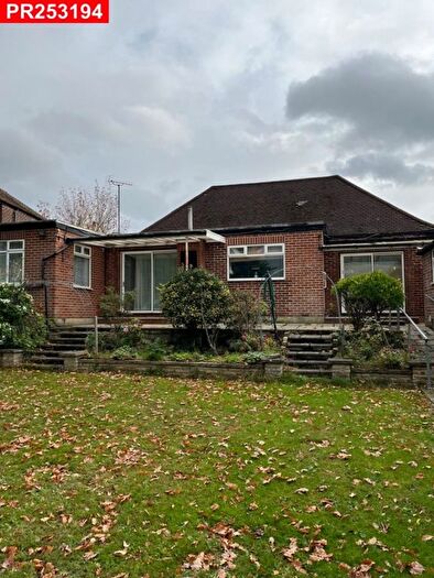2 Bedroom Bungalow For Sale In Winchmore Hill Road, London, N14