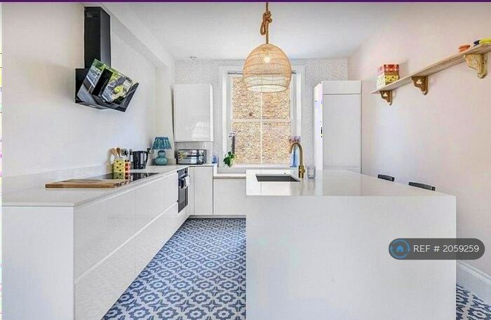 3 Bedroom Maisonette To Rent In Finborough Road, London, SW10