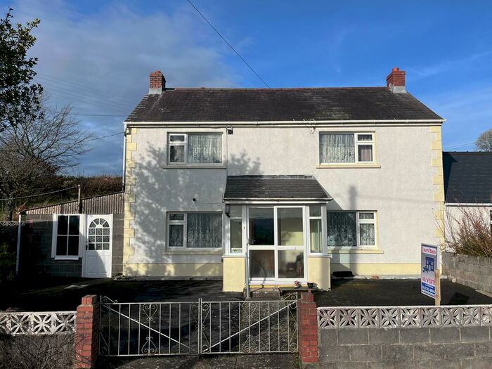 4 Bedroom House For Sale In Panteg Cross, Llandysul, SA44