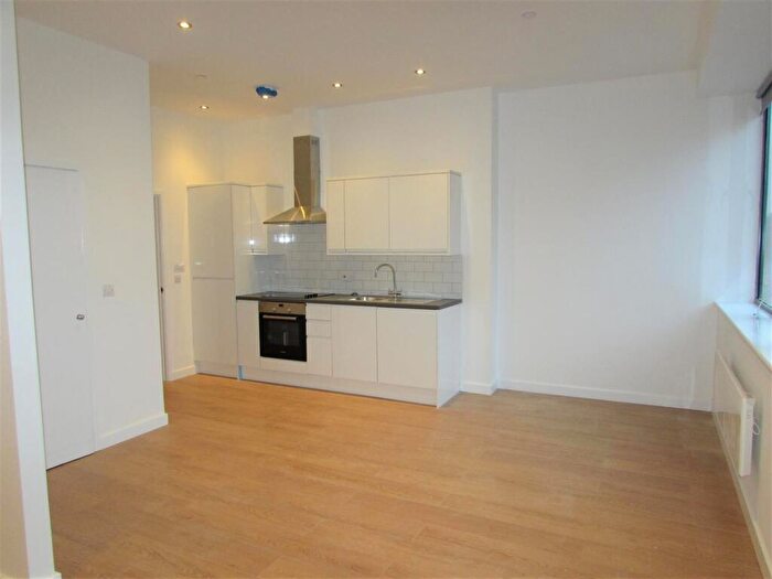 Studio To Rent In Bath Road, Slough, SL1