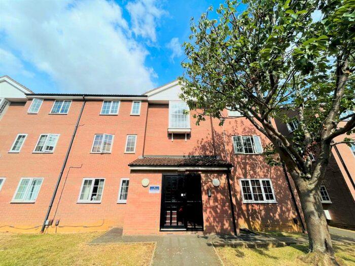 2 Bedroom Apartment To Rent In Countess Road, St James, Northampton, NN5