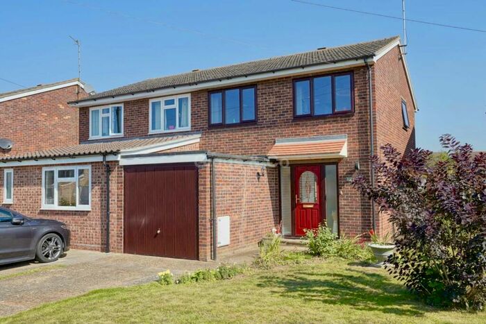 3 Bedroom Semi-Detached House To Rent In Burstellars, St Ives, PE27