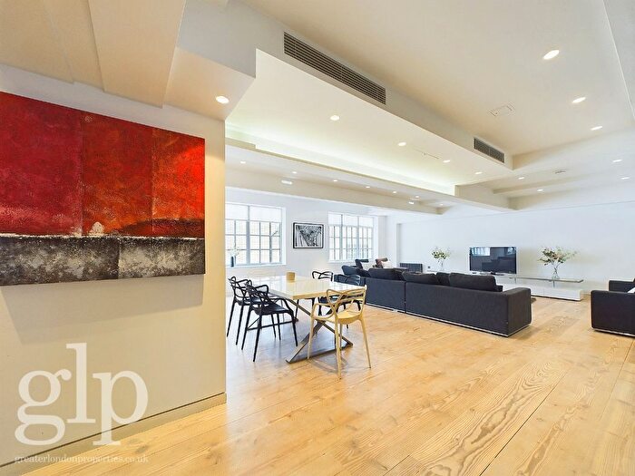 3 Bedroom Flat To Rent In Marshall Street, London, W1F