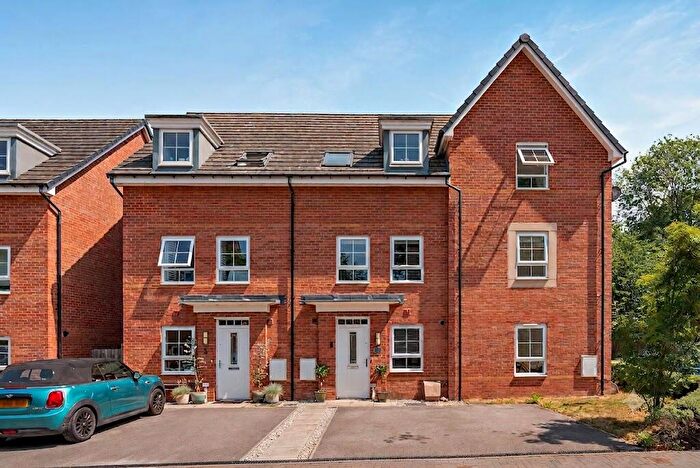 3 Bedroom Town House For Sale In Minett Court, Methley, Leeds, West Yorkshire, LS26