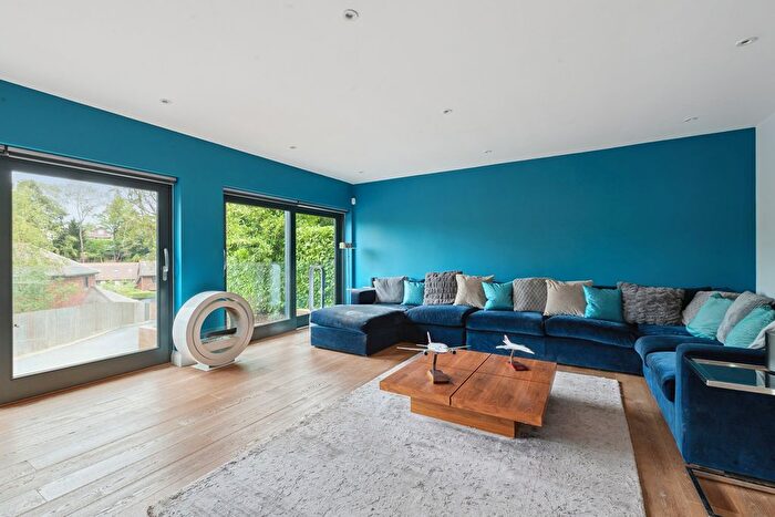 4 Bedroom Detached House For Sale In Roffes Lane, Caterham, CR3