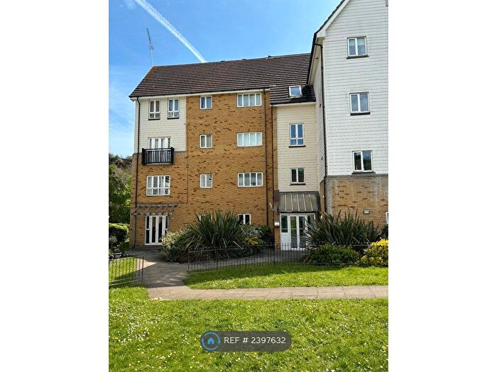 2 Bedroom Flat To Rent In Waterside, Northfleet, DA11