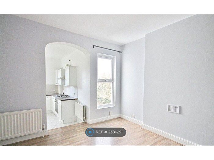 1 Bedroom Flat To Rent In Beulah Road, Thornton Heath, CR7