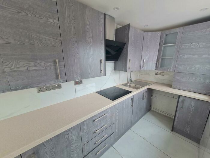 2 Bedroom House To Rent In Frank Road, Doncaster, DN5