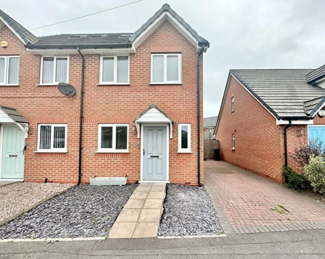 3 Bedroom Semi-Detached House To Rent In Northfield Road, Dudley, DY2