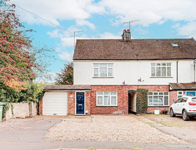 2 Bedroom Terraced House For Sale In Mancroft Road, Aley Green, Luton, LU1