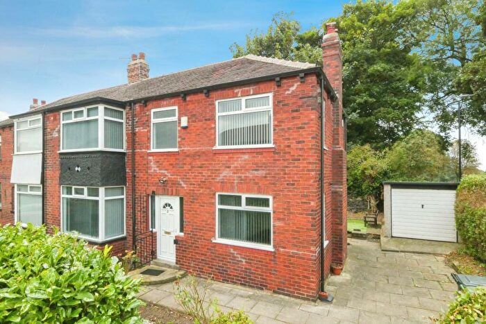 3 Bedroom Semi-Detached House For Sale In Westover Avenue, Leeds, LS13