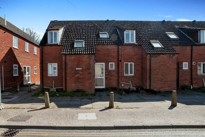 3 Bedroom End Of Terrace House To Rent In Dairy Farm Court, High Street, Attleborough, NR17