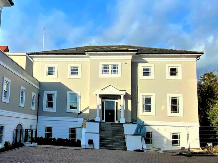 2 Bedroom Flat To Rent In Station Road, Marlow, SL7