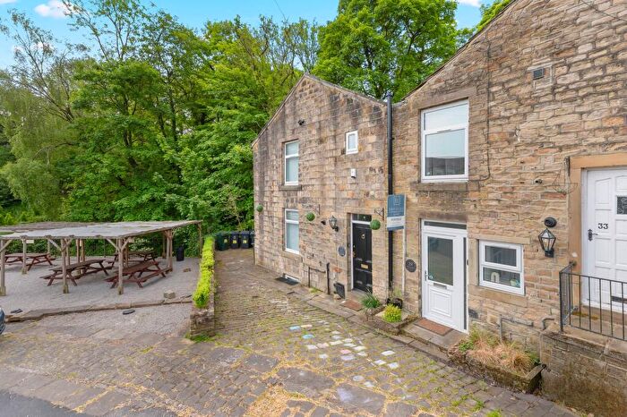 2 Bedroom Terraced House For Sale In Goose Eye, Oakworth, BD22