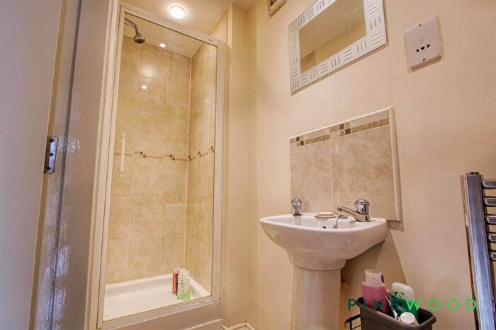 3 Bedroom Town House For Sale In Woodhouse Close, S80