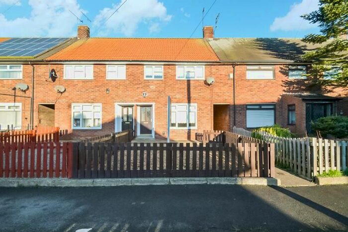 3 Bedroom Terraced House To Rent In Foxhill Close, Greatfield, Hull HU9