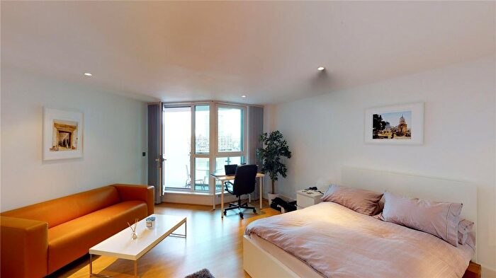 Studio To Rent In Kestrel House, Vauxhall, SW8