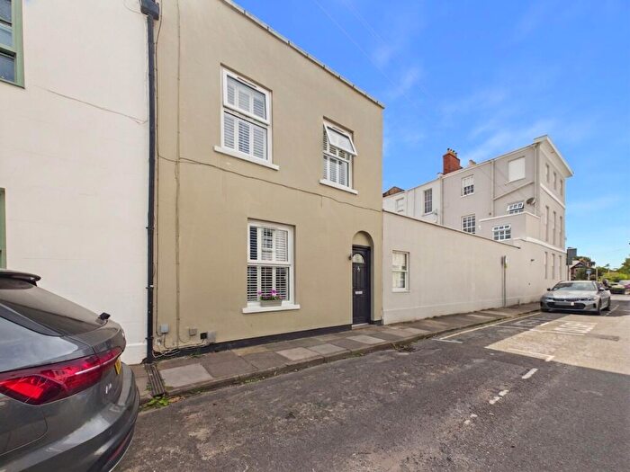 3 Bedroom End Of Terrace House For Sale In Duke Street, Cheltenham, GL52