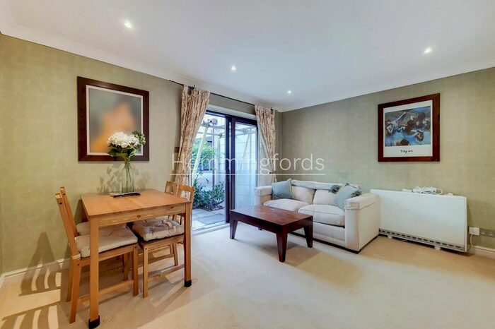 1 Bedroom Flat To Rent In Heathcote Street, London, WC1N