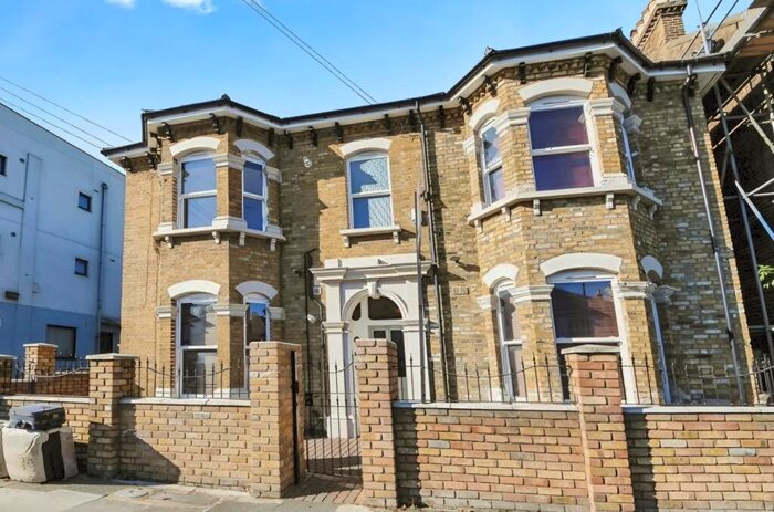 1 Bedroom Flat To Rent In Perry Hill Catford, SE6