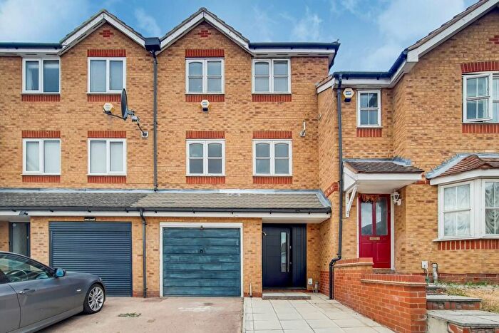 4 Bedroom Semi-Detached House To Rent In Lampeter Close, Kingsbury, London, NW9